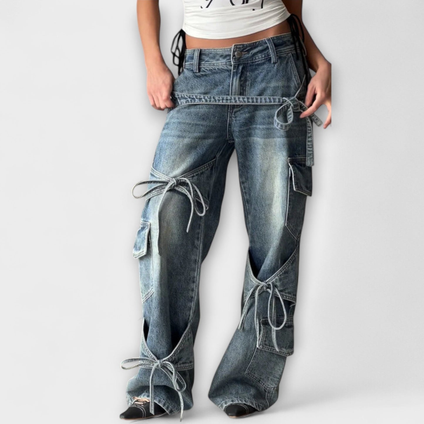 Denara – Jeans larghi con elementi di legatura
