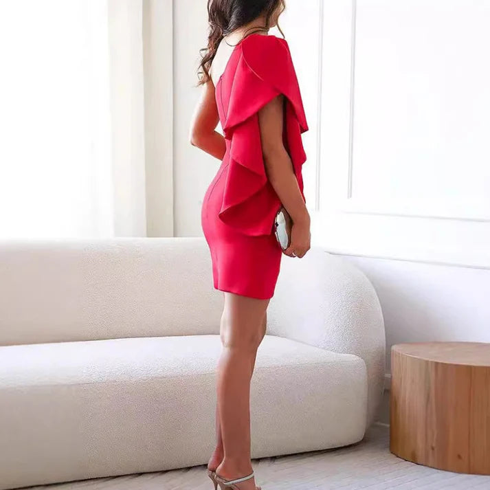 Vestido de cóctel con diseño elegante y silueta entallada – FAYNA GlowDress